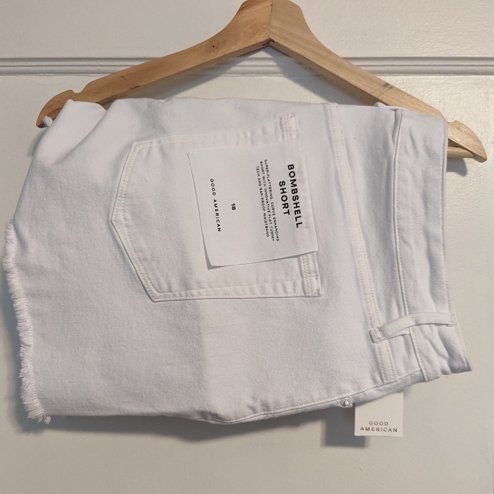 Good American Bombshell Short Size 18 NWT - Picture 8 of 8